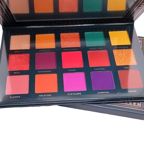 Ace Beaute Nostalgia Eyeshadow Palette - Picture 5 of 5